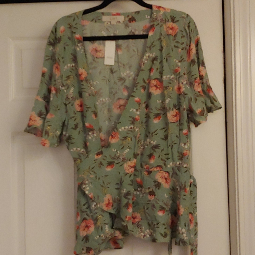 Loft wrap top